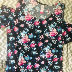 New Open shoulder,  size large—floral print dress.